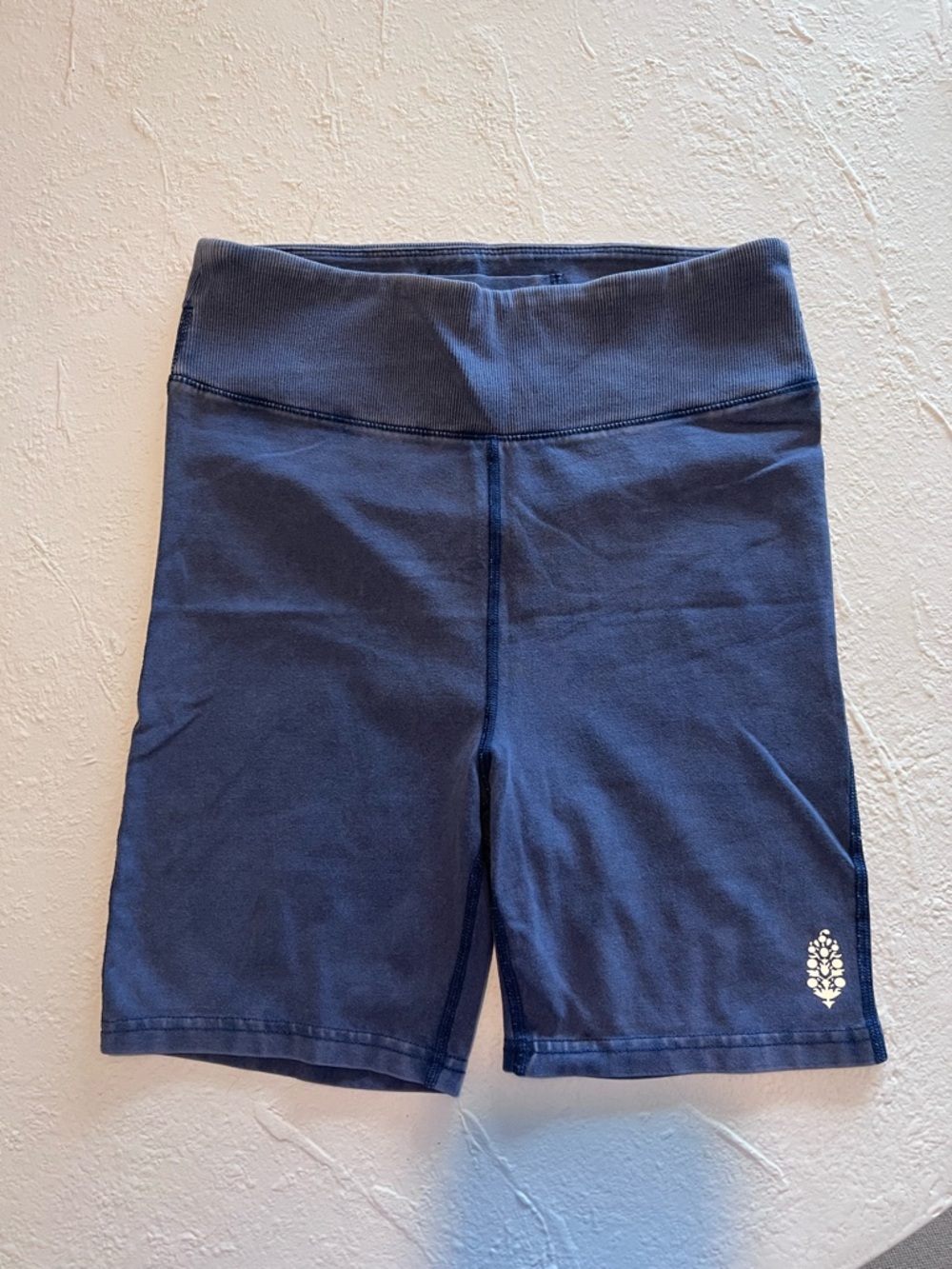 Free People Hot Shot Shorts Midnight Navy NWOT SZ M - Picture 4 of 7